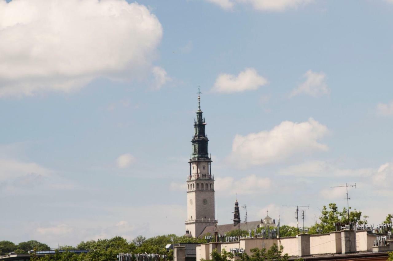 75M2 Apartament Kopernik Z Widokiem Na Jasna Gore Częstochowa Eksteriør bilde